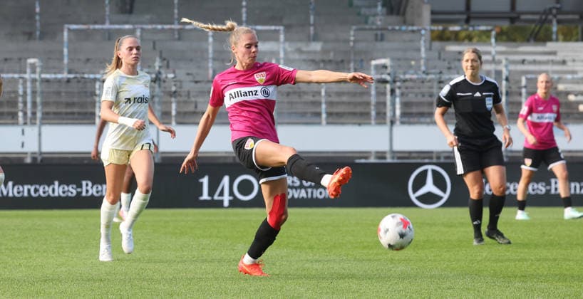Stuttgart , Google Pixel Frauen-Bundesliga VfB Stuttgart vs. Union Berlin , Janina Hechler ( VfB )