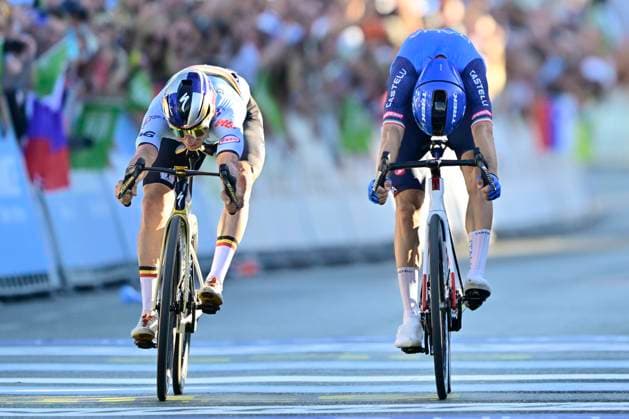 UEC 2026 Road European Championships Ljubljana 04 10 2026 LJUBLJANA, SLOVENIA - OCTOBER 04 : Evenepoel Remco (BEL) wins in front of Ciccone Giulio (ITA) during the Men Elite cycling road race at the 2026 UEC Road European Championships Ljubljana, an UCI Continental Championships cycling race of 196,3 km with start in Ljubljana and finish in Sencur on October 4, 2026 in Ljubljana, Slovenia, 04 10 2026 Ljubljana Slovenia  Copyright: xJanxDexMeuleneirx
