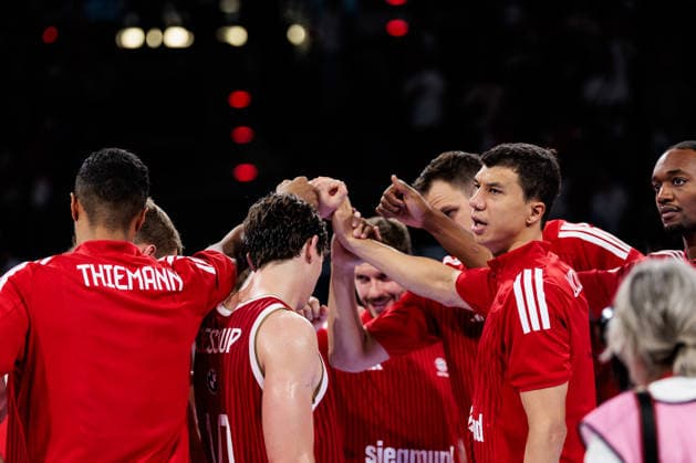 easyCredit Basketball Bundesliga: FC Bayern München - EWE Baskets Oldenburg; 04.10.2026 Teamkreis des FC Bayern München nach dem Sieg easyCredit Basketball Bundesliga: FC Bayern München - EWE Baskets Oldenburg, München, BMW Park am 04.10.2026 Copyright: xBEAUTIFULxSPORTS Wunderlx