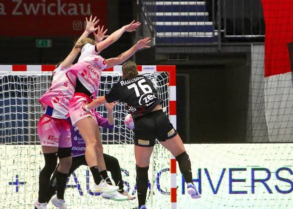 Nina Ramusovic (Zwickau) im Angriff Handball Frauen DHB-Pokal 2026 27 BSV Sachsen Zwickau - HSG Bensheim Auerbach (Flames) am 4.10.2026 BSV Sachsen Zwickau - Flames