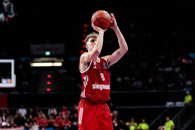easyCredit Basketball Bundesliga: FC Bayern München - EWE Baskets Oldenburg; 04.10.2026 Tobias Jensen (FC Bayern München, 8) an der Freiwurflinie easyCredit Basketball Bundesliga: FC Bayern München - EWE Baskets Oldenburg, München, BMW Park am 04.10.2026 Copyright: xBEAUTIFULxSPORTS Wunderlx