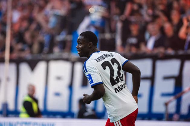 Testspiel: Hamburger SV vs. FC Kopenhagen, 04.10.2026 TOR, JUBEL durch Kofi Amoako (Hamburger SV, 22) zum 1:0; Fußball, Testspiel: Hamburger SV vs. FC Kopenhagen am 04.10.2026 im Volksparkstadion, Hamburg DFL REGULATIONS PROHIBIT ANY USE OF PHOTOGRAPHS AS IMAGE SEQUENCES AND OR QUASI-VIDEO. Copyright: xBEAUTIFULxSPORTS Tonhäuserx