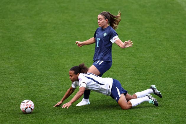 Tottenham Hotspur v London City Lionesses 04 October 2026, London - Women s Super League - Tottenham Hotspur v London City Lionesses - Alexia Putellas of London City Lionesses and Drew Spence of Tottenham Hotspur - Photo: Jacques Feeney Offside. London UK Copyright: xJacquesxFeeneyx xOffsidexOffside