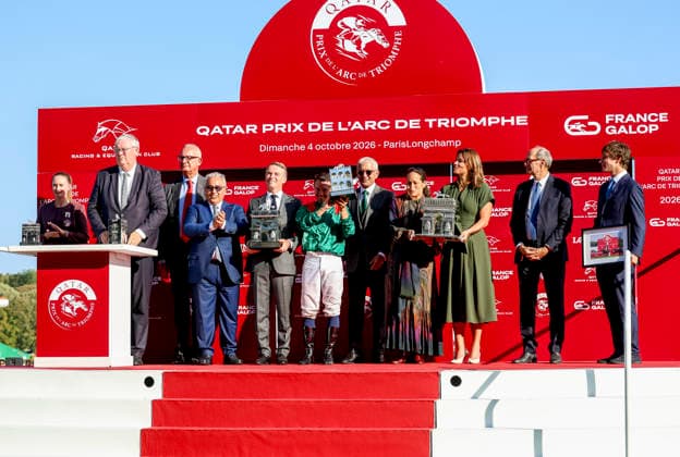 October 4, 2026, Paris, USA: Daryz (1) ridden by Mickael Barzalona wins the Qatar Prix de lÃ¢â‚¬â ¢arc de Triomphe (Group 1) at Longchamp Racecourse in Paris, France on October 4, 2026. Eclipse Sportswire CSM HORSE RACING 2026: Qatar Prix De LÃ¢â‚¬â ¢Arc De Triomphe Day Longchamp OCT 04  - ZUMAcs17 20261004_faf_cs17_094 Copyright: xSandraxScherningx