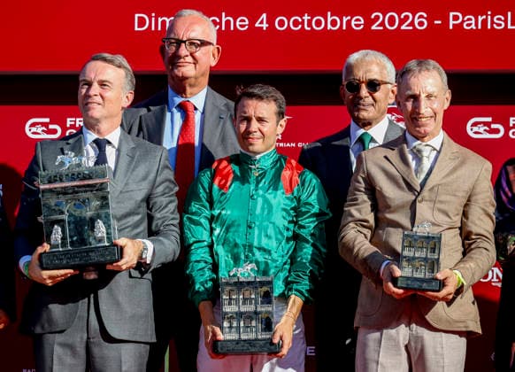 October 4, 2026, Paris, USA: Daryz (1) ridden by Mickael Barzalona wins the Qatar Prix de lÃ¢â‚¬â ¢arc de Triomphe (Group 1) at Longchamp Racecourse in Paris, France on October 4, 2026. Eclipse Sportswire CSM HORSE RACING 2026: Qatar Prix De LÃ¢â‚¬â ¢Arc De Triomphe Day Longchamp OCT 04  - ZUMAcs17 20261004_faf_cs17_095 Copyright: xSandraxScherningx