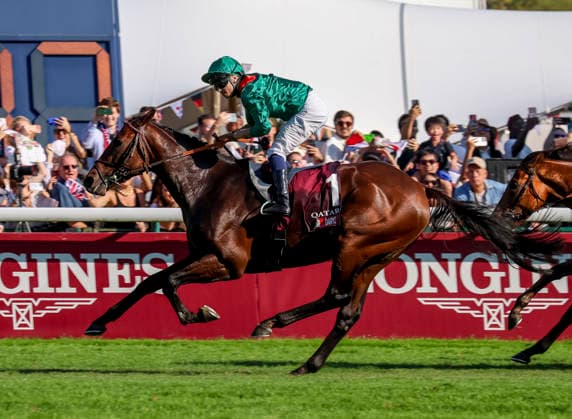 HORSE RACING 2026: Qatar Prix De LÃ¢â‚¬â ¢Arc De Triomphe Day Longchamp OCT 04 October 4, 2026, Paris, USA: Daryz (1) ridden by Mickael Barzalona wins the Qatar Prix de lÃ¢â‚¬â ¢arc de Triomphe (Group 1) at Longchamp Racecourse in Paris, France on October 4, 2026. Sandra Scherning Eclipse Sportswire CSM(Credit Image: Â Sandra Scherning Cal Media) Paris USA EDITORIAL USE ONLY Copyright: xx ZUMA-20261004_faf_cs17_073.jpg SandraxScherningx csmphotothree530762