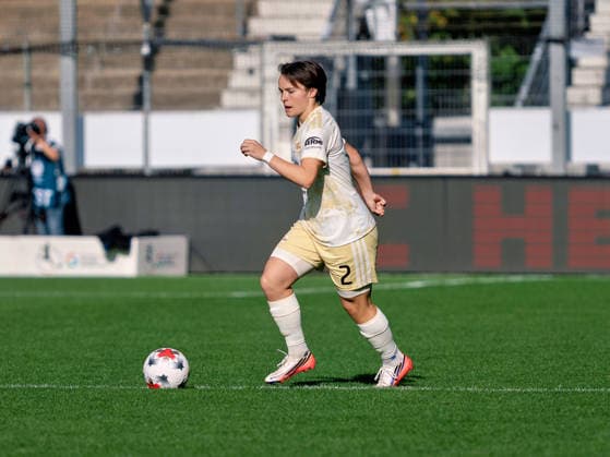 Tomke Schneider (1. FC Union Berlin, 02) am Ball GER, Fussball, VfB Stuttgart vs. 1. FC Union Berlin, Google Pixel Frauen-Bundesliga, 6 Spieltag, Stuttgart, Saison 2026 2027, 04.10.2026 GER, Fussball, VfB Stuttgart vs. 1. FC Union Berlin, Google Pixel Frauen-Bundesliga, 6. Spieltag, Stuttgart, Saison 2026 2027, 04.10.2026 Stuttgart Copyright: xCarstenxSchweringx EP_CSG