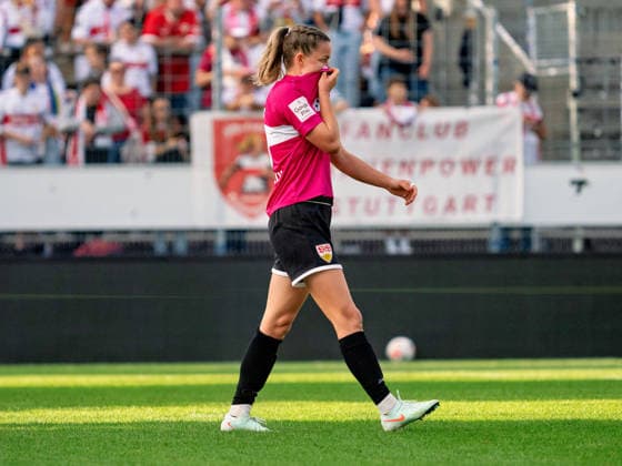 Greta Stegemann (VfB Stuttgart, 05) enttaeuscht nach 0:2 durch Lina Hausicke (1. FC Union Berlin, 32) GER, Fussball, VfB Stuttgart vs. 1. FC Union Berlin, Google Pixel Frauen-Bundesliga, 6 Spieltag, Stuttgart, Saison 2026 2027, 04.10.2026 GER, Fussball, VfB Stuttgart vs. 1. FC Union Berlin, Google Pixel Frauen-Bundesliga, 6. Spieltag, Stuttgart, Saison 2026 2027, 04.10.2026 Stuttgart Copyright: xCarstenxSchweringx EP_CSG