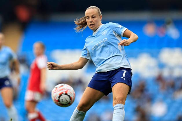 Manchester City Women v Arsenal Women FC, Women s Super League Beth Mead (7) of Manchester City in action during the Women s Super League match between Manchester City Women and Arsenal Women FC at the Etihad Stadium, Manchester, UK on 4 October 2026. Manchester Etihad Stadium Manchester UK Editorial use only DataCo restrictions apply See www.football-dataco.com , Copyright: xConorxMolloyx PSI-24969-0031