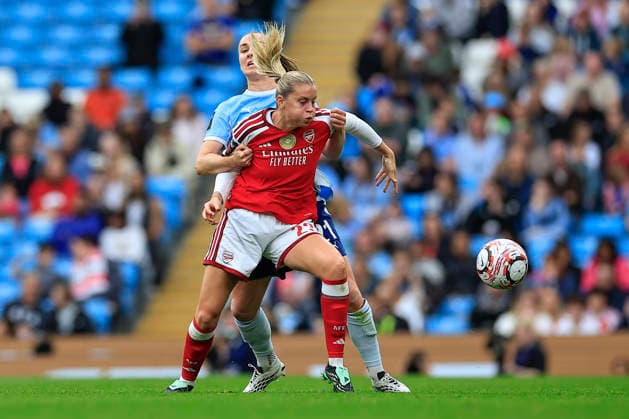 Manchester City Women v Arsenal Women FC, Women s Super League Alessia Russo (23) of Arsenal and Niamh Charles (21) of Manchester City challenge for the ball during the Women s Super League match between Manchester City Women and Arsenal Women FC at the Etihad Stadium, Manchester, UK on 4 October 2026. Manchester Etihad Stadium Manchester UK Editorial use only DataCo restrictions apply See www.football-dataco.com , Copyright: xConorxMolloyx PSI-24969-0033
