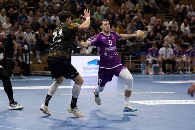 Im Bild: Danil Dyatlov (47, Hüttenberg) wirft den Ball 04.10.2026, HC Elbflorenz 2006 - TV 05 07 Hüttenberg, 2. Handball-Bundesliga, 6. Spieltag, Deutschland, Dresden, BallsportArena Dresden Copyright: HMBxMedia xEtiennexSchlick