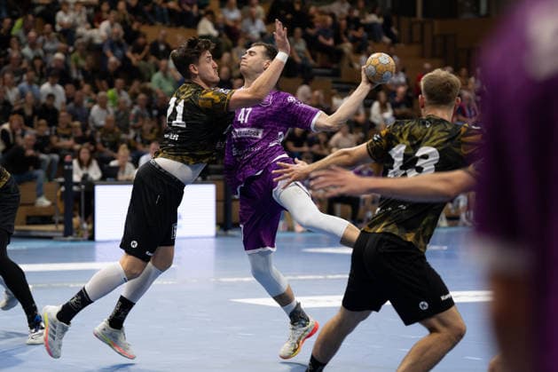 Im Bild: Danil Dyatlov (47, Hüttenberg) beim Angriff 04.10.2026, HC Elbflorenz 2006 - TV 05 07 Hüttenberg, 2. Handball-Bundesliga, 6. Spieltag, Deutschland, Dresden, BallsportArena Dresden Copyright: HMBxMedia xEtiennexSchlick