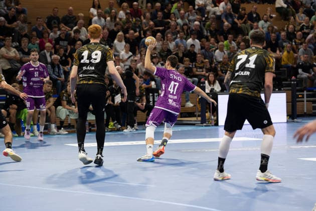 Im Bild: Danil Dyatlov (47, Hüttenberg) wirft den Ball 04.10.2026, HC Elbflorenz 2006 - TV 05 07 Hüttenberg, 2. Handball-Bundesliga, 6. Spieltag, Deutschland, Dresden, BallsportArena Dresden Copyright: HMBxMedia xEtiennexSchlick
