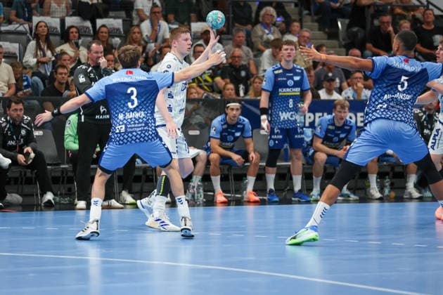 Niels Versteijnen (TBV Lemgo Lippe, 25) spielt einen Pass GER, TVB Stuttgart vs. TBV Lemgo Lippe, Handball, Opel Handball-Bundesliga, 6. Spieltag, Spielzeit 2026 2027, 04.10.2026 GER, TVB Stuttgart vs. TBV Lemgo Lippe, Handball, Opel Handball-Bundesliga, 6. Spieltag, Spielzeit 2026 2027, 04.10.2026 Stuttgart Copyright: xEibner-Pressefoto SoerenxHerwegx EP_SHG