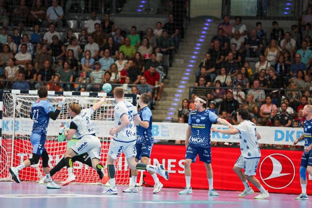 Lukas Hutecek (TBV Lemgo Lippe, 2) mit einem Wurf GER, TVB Stuttgart vs. TBV Lemgo Lippe, Handball, Opel Handball-Bundesliga, 6. Spieltag, Spielzeit 2026 2027, 04.10.2026 GER, TVB Stuttgart vs. TBV Lemgo Lippe, Handball, Opel Handball-Bundesliga, 6. Spieltag, Spielzeit 2026 2027, 04.10.2026 Stuttgart Copyright: xEibner-Pressefoto SoerenxHerwegx EP_SHG