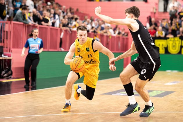 Tigers Tuebingen - Nuernberg Falcons, Herren, 2. Bundesliga, Barmer 2. Basketball Bundesliga, pro A, 3. Spieltag, Spielzeit 2026 2027, 04.10.2026 Isaac Haney (Tigers Tuebingen, 11) beim Drive zum Korb