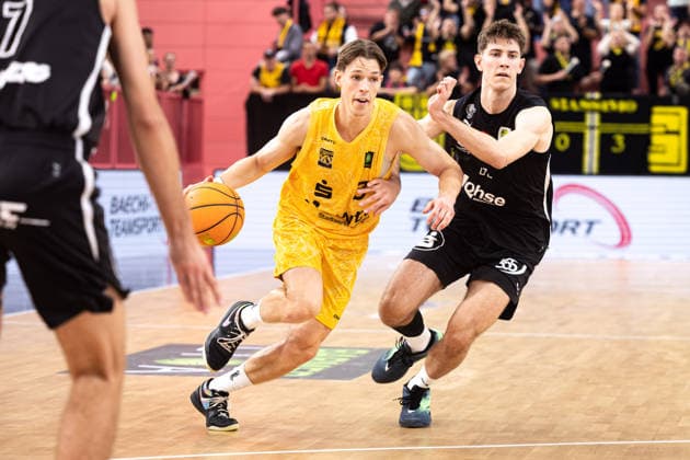 Tigers Tuebingen - Nuernberg Falcons, Herren, 2. Bundesliga, Barmer 2. Basketball Bundesliga, pro A, 3. Spieltag, Spielzeit 2026 2027, 04.10.2026 Aiden Warnholtz (Tigers Tuebingen, 03) beim Zug zum Korb