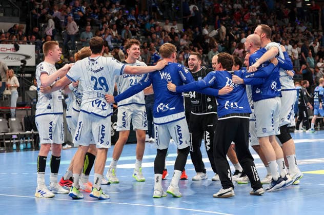 04.10.2026, Deutschland, Stuttgart, Opel HBL, Bundesliga 2026 2027, TVB Stuttgart vs. TBV Lemgo Lippe, Jubel Lemgo, Domenico Ebner (TBV)
