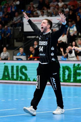 Stuttgart: HBL - 26 27 - TVB Stuttgart - TBV Lemgo Torhueter Domenico Ebner (TBV Lemgo) Jubel Freude Emotion Bittenfeld Porsche Arena Baden-Württemberg Deutschland