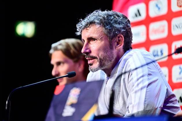 France v Belgium - UEFA Nations League 2026 Media Activities 04 10 2026 PARIS, FRANCE - OCTOBER 04 : Van Bommel Mark head coach of Belgium speaking with the media during a pre-match press conference, PK, Pressekonferenz ahead of the UEFA Nations League tournament league phase matchday 4 group A1 match between France and Belgium on October 4, 2026 in Paris, France, 04 10 2026 Paris France  Copyright: xDexVoechtx-xKalutx