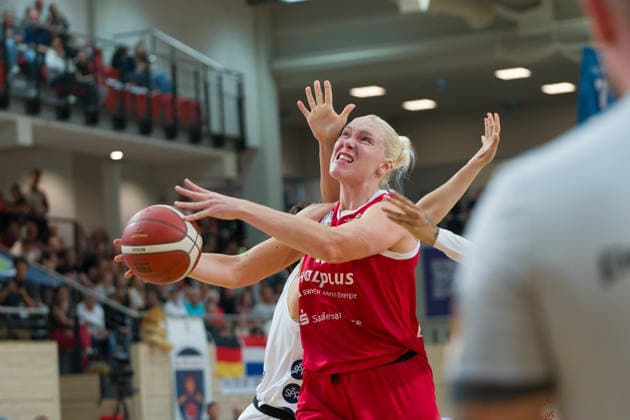 Marta Miscenko (Lions, 13), halfit Lions vs. TK Hannover Luchse, Damen Basketball, 1. Bundesliga, DBBL, 1. Spieltag Saison 2026 27, 04.10.2026. Halle SWH Arena Sachsen-Anhalt Deutschland