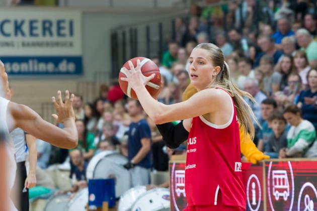 lLee Volker (Lions, 1), halfit Lions vs. TK Hannover Luchse, Damen Basketball, 1. Bundesliga, DBBL, 1. Spieltag Saison 2026 27, 04.10.2026. Halle SWH Arena Sachsen-Anhalt Deutschland