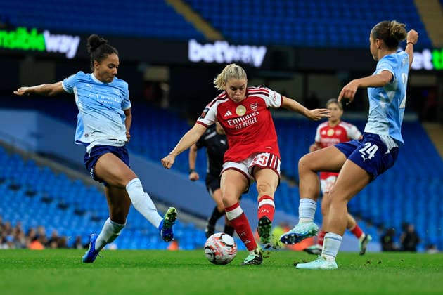 Manchester City Women v Arsenal Women FC, Women s Super League Alessia Russo (23) of Arsenal has a shot on goal during the Women s Super League match between Manchester City Women and Arsenal Women FC at the Etihad Stadium, Manchester, UK on 4 October 2026. Manchester Etihad Stadium Manchester UK Editorial use only DataCo restrictions apply See www.football-dataco.com , Copyright: xConorxMolloyx PSI-24969-0059
