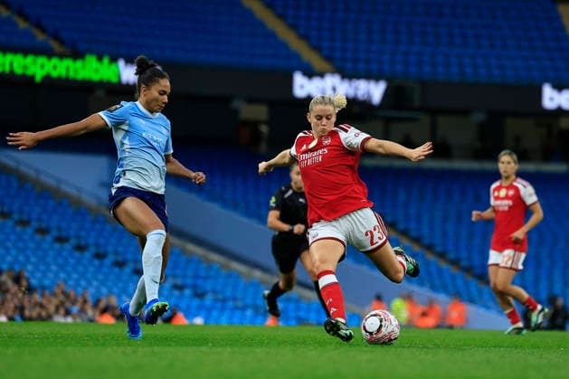 Manchester City Women v Arsenal Women FC, Women s Super League Alessia Russo (23) of Arsenal has a shot on goal during the Women s Super League match between Manchester City Women and Arsenal Women FC at the Etihad Stadium, Manchester, UK on 4 October 2026. Manchester Etihad Stadium Manchester UK Editorial use only DataCo restrictions apply See www.football-dataco.com , Copyright: xConorxMolloyx PSI-24969-0060