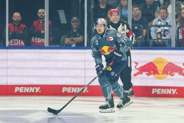 Ville Pokka 22 (EHC Red Bull Muenchen), EHC Red Bull Muenchen vs. Augsburger Panther, 6. Spieltag, Eishockey, Penny-DEL, 03.10.2026 Muenchen Bayern Deutschland