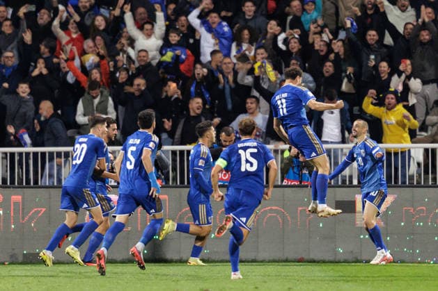 SOCCER - NL, KOS vs AUT PRISTINA,KOSOVO,04.OCT.26 - SOCCER - UEFA Nations League, OEFB international match, Länderspiel, Nationalmannschaft Kosovo vs Austria. Image shows the rejoicing of KOS with Fisnik Asllani (KOS).  GEPAxpictures xArminxRauthner