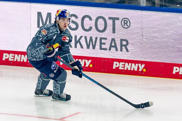 Luis Becker (EHC Red Bull Muenchen, 14) GER, EHC Red Bull Muenchen vs. Augsburger Panther, DEL, Saison 2026 2027, 6. Spieltag, 04.10.2026. Foto: HMB Media Franz Feiner Copyright: HMBxMedia FranzxFeiner