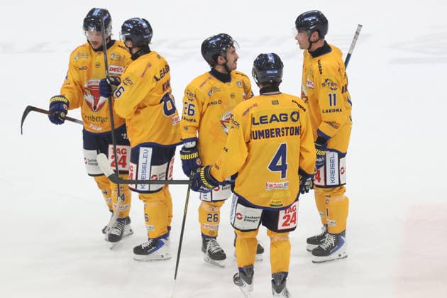 Sahnpark Crimmitschau 04.10.2026 Saison 2026 27 Eishockey 2. Bundesliga Hauptrunde Spiel 6 Kunsteisstadion Sachsen Sachsenderby Derby Eispiraten Eispiraten - Lausitzer Füchse Spieler Lausitzer Füchse Crimmitschau Sachsen Germany