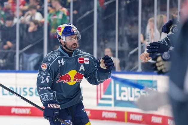Torjubel von Ryan Murphy 24 (EHC Red Bull Muenchen) zum 1:0, EHC Red Bull Muenchen vs. Augsburger Panther, 6. Spieltag, Eishockey, Penny-DEL, 03.10.2026 Muenchen Bayern Deutschland