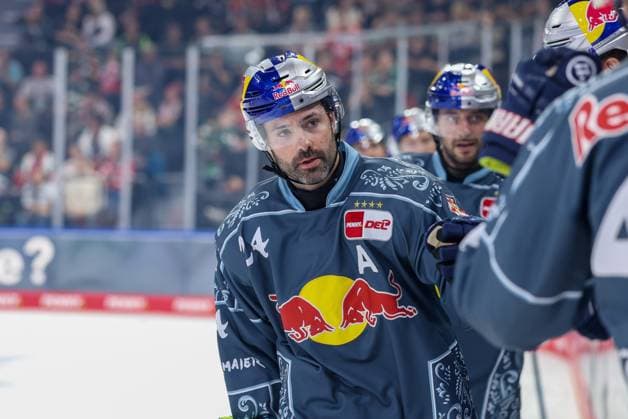 Torjubel von Ryan Murphy 24 (EHC Red Bull Muenchen) zum 1:0, EHC Red Bull Muenchen vs. Augsburger Panther, 6. Spieltag, Eishockey, Penny-DEL, 03.10.2026 Muenchen Bayern Deutschland
