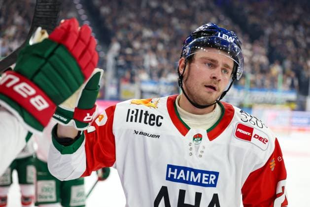 Torjubel von Alexander Blank 26 (Augsburger Panther) zum Ausgleich 1:1, EHC Red Bull Muenchen vs. Augsburger Panther, 6. Spieltag, Eishockey, Penny-DEL, 03.10.2026 Muenchen Bayern Deutschland