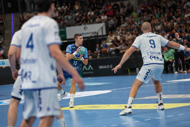 Simone Mengon (TVB Stuttgart, 15) GER, TVB Stuttgart vs. TBV Lemgo Lippe, Handball, Opel Handball-Bundesliga, 6. Spieltag, Spielzeit 2026 2027, 04.10.2026 GER, TVB Stuttgart vs. TBV Lemgo Lippe, Handball, Opel Handball-Bundesliga, 6. Spieltag, Spielzeit 2026 2027, 04.10.2026 Stuttgart Copyright: xEibner-Pressefoto SoerenxHerwegx EP_SHG