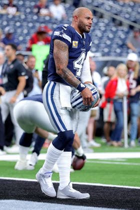 October 4, 2026, Houston, Texas, U.S: Dallas Cowboys quarterback Dak Prescott (4) prior to the NFL, American Football Herren, USA regular season game between the Houston Texans and the Dallas Cowboys at Reliant Stadium in Houston, TX on October 4, 2026. Houston U.S - ZUMAw137 20261004_aap_w137_041 Copyright: xErikxWilliamsx