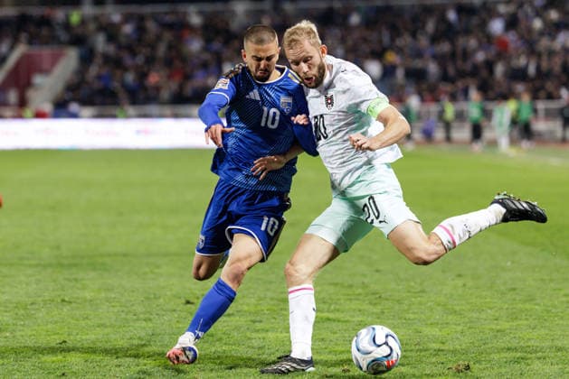 SOCCER - NL, KOS vs AUT PRISTINA,KOSOVO,04.OCT.26 - SOCCER - UEFA Nations League, OEFB international match, Länderspiel, Nationalmannschaft Kosovo vs Austria. Image shows Edon Zhegrova (KOS) and Konrad Laimer (AUT).  GEPAxpictures xArminxRauthner