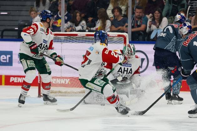 Torwartaktion von Tobias Ancicka 45 (Augsburger Panther), EHC Red Bull Muenchen vs. Augsburger Panther, 6. Spieltag, Eishockey, Penny-DEL, 03.10.2026 Muenchen Bayern Deutschland