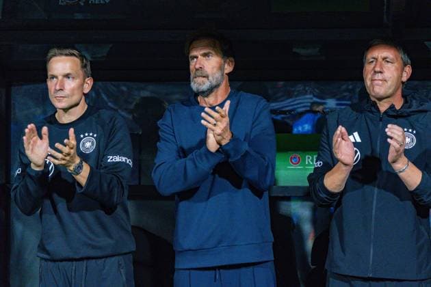 Nations League, Gruppe A, 4. Spieltag, Griechenland vs. Deutschland im Toumba Stadion in Thessaloniki Jürgen Klopp (Deutschland) beim Singen der Nationalhymne Copyright: xBahhoxKarax