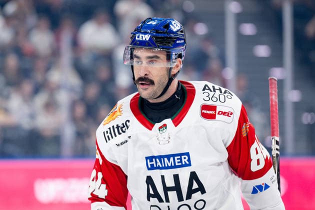 Der Ex-Muenchner Trevor Parkes (Augsburger Panther, 84) GER, EHC Red Bull Muenchen vs. Augsburger Panther, DEL, Saison 2026 2027, 6. Spieltag, 04.10.2026. Foto: HMB Media Heike Feiner Copyright: HMBxMedia HeikexFeiner