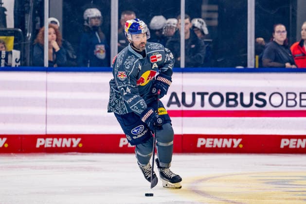 Ryan Murphy (EHC Red Bull Muenchen, 24) GER, EHC Red Bull Muenchen vs. Augsburger Panther, DEL, Saison 2026 2027, 6. Spieltag, 04.10.2026. Foto: HMB Media Heike Feiner Copyright: HMBxMedia HeikexFeiner