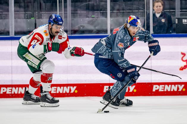 Trevor Parkes (Augsburger Panther, 84) kann Markus Eisenschmid (EHC Red Bull Muenchen, 11) hier nicht halten GER, EHC Red Bull Muenchen vs. Augsburger Panther, DEL, Saison 2026 2027, 6. Spieltag, 04.10.2026. Foto: HMB Media Heike Feiner Copyright: HMBxMedia HeikexFeiner