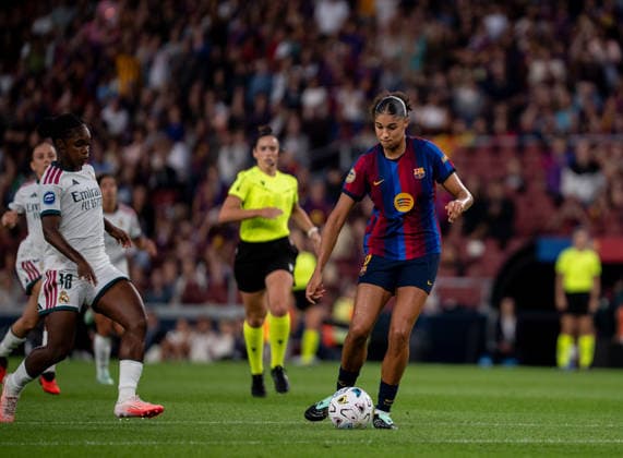 ESP: Liga F FC Barcelona, Barca v Real Madrid Fem Sydney Joy Schertenleib of Barcelona during Liga F Moeve between FC Barcelona v Real Madrid Fem played at Spotify Camp Nou Stadium in Barcelona on October 4, 2026 in Spain Spain Futbol Copyright: xAgenciaxLOFx