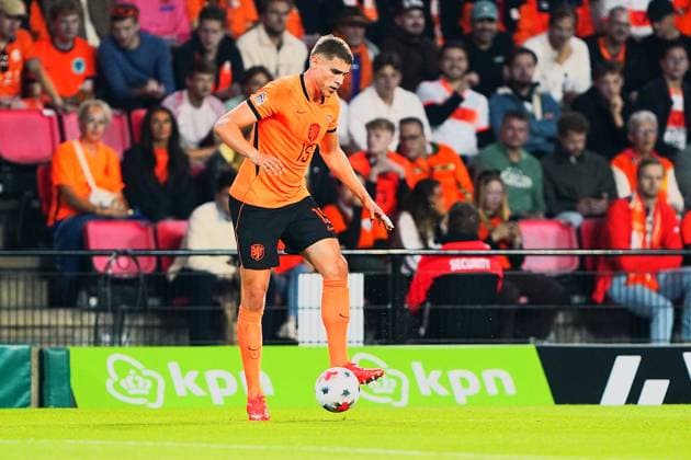 2026-10-04 UEFA Nations League: Netherlands v Serbia EINDHOVEN, NETHERLANDS - OCTOBER 4: Micky van de Ven of the Netherlands during the UEFA Nations League match between Netherlands and Serbia at Philips Stadion on October 4, 2026 in Eindhoven, Netherlands. Eindhoven Philips Stadion Netherlands Content not available for redistribution in The Netherlands directly or indirectly through any third parties. Copyright: xAndrexWeeningx