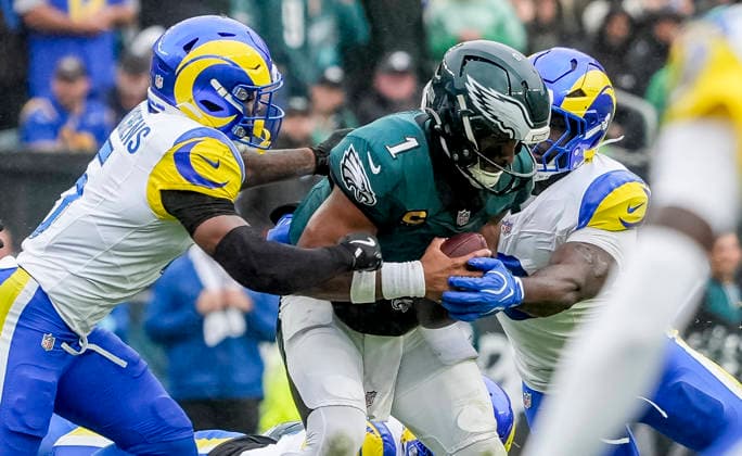 October 4, 2026, Philadelphia, Pa, USA: Oct 4, 2026; Philadelphia, PA, USA; Philadelphia Eagles quarterback Jalen Hurts (1) gets sacked at Lincoln Financial Field. Mandatory Credit: -Cal Media NFL, American Football Herren, USA 2026: Rams Vs Eagles OCT 04  - ZUMAcs17 20261004_faf_cs17_163 Copyright: xScottxSeriox