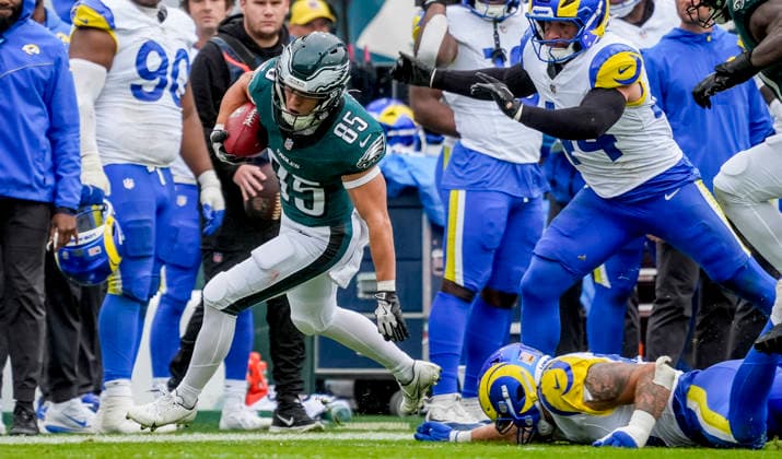NFL, American Football Herren, USA 2026: Rams Vs Eagles OCT 04 October 4, 2026, Philadelphia, Pa, USA: Oct 4, 2026; Philadelphia, PA, USA; Philadelphia Eagles wide receiver Britain Covey (85) breaks away during a punt return for a long return at Lincoln Financial Field. Mandatory Credit: Scott Serio-Cal Media(Credit Image: Scott Serio Cal Sport Media) Philadelphia Pa USA EDITORIAL USE ONLY Copyright: xx ZUMA-20261004_faf_cs17_167.jpg ScottxSeriox csmphotothree531050