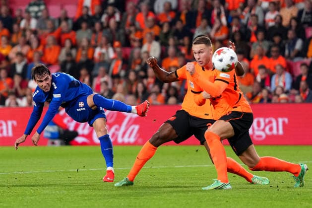 UEFA Nations League: The Netherlands v Serbia Eindhoven - Mihajlo Cvetkovic of Serbia shoots during the league phase matchday 4 competition round of the 2026 2027 UEFA Nations League season. The match is set between The Netherlands and Serbia at Philips Stadion on 4 October 2026 in Eindhoven, Netherlands. (Hero Images Yannick Verhoeven) Copyright: xYannickxVerhoevenx