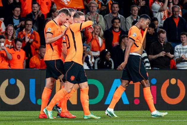 EINDHOVEN - Teun Koopmeiners of the Netherlands celebrates his team s first goal with his teammates during the UEFA Nations League match between the Netherlands and Serbia at the Philips Stadium on October 4, 2026, in Eindhoven, the Netherlands. KEVIN SENDERS ANP UEFA Nations League 2026 27 xVIxANPxSportx xMarcelxterxBalsxIVx 571520723 originalFilename: 571520723.jpg
