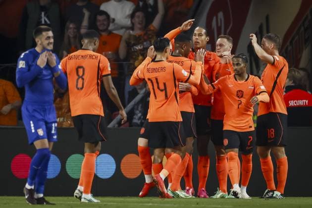 EINDHOVEN - (lr) Ryan Gravenberch of the Netherlands, Tijjani Reijnders of the Netherlands, Denzel Dumfries of the Netherlands, Virgil van Dijk of the Netherlands, Teun Koopmeiners of the Netherlands, Crysencio Summerville of the Netherlands and Joey Veerman of the Netherlands celebrate Teun Koopmeiners 1-0 goal during the UEFA Nations League match between the Netherlands and Serbia at the Philips Stadium on October 4, 2026 in Eindhoven, the Netherlands. KOEN VAN WEEL ANP xVIxANPxSportx xxANPxIVx 571520858 originalFilename: 571520858.jpg